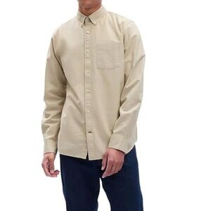 Gap | Men’s Standard Fit Oxford Button-Down | 100% Cotton | Light Beige Tan